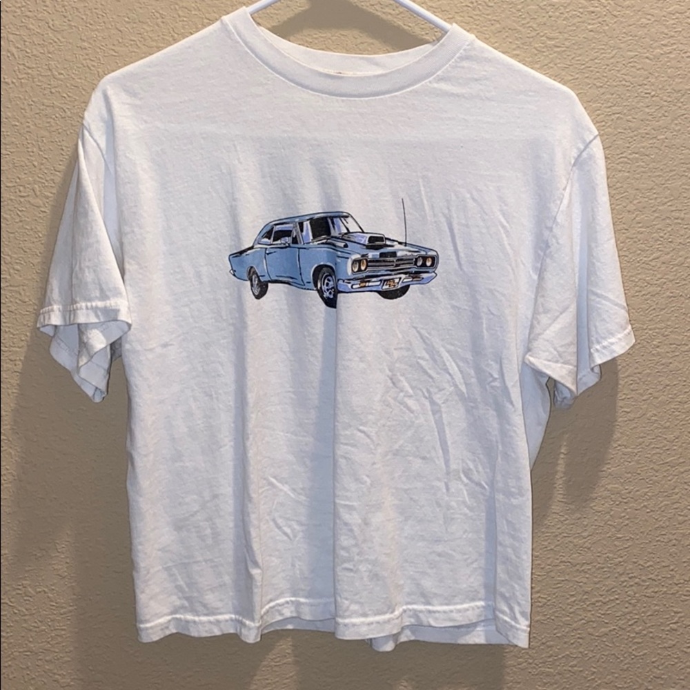 Super cute white cropped T-shirt🤍